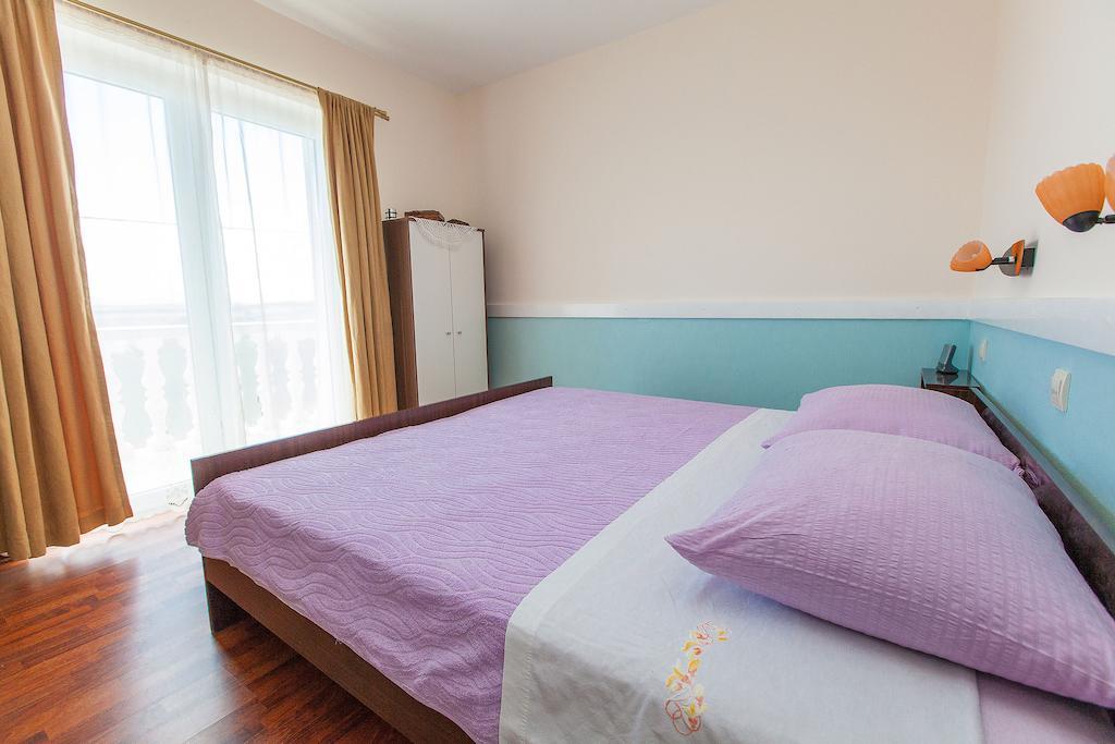 Apartments Villa Americana Jadranovo Ruang foto